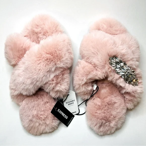 Express Blush Pink Faux Fur Slippers SZ MED with Detachable Brooch - Picture 1 of 5